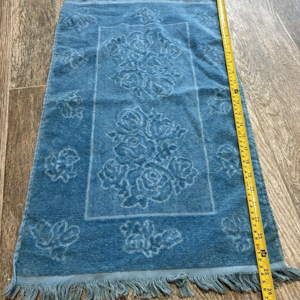 VTG Fieldcrest Hand Towel Blue Cotton Sculpted 60s 70s Floral MCM Fringe